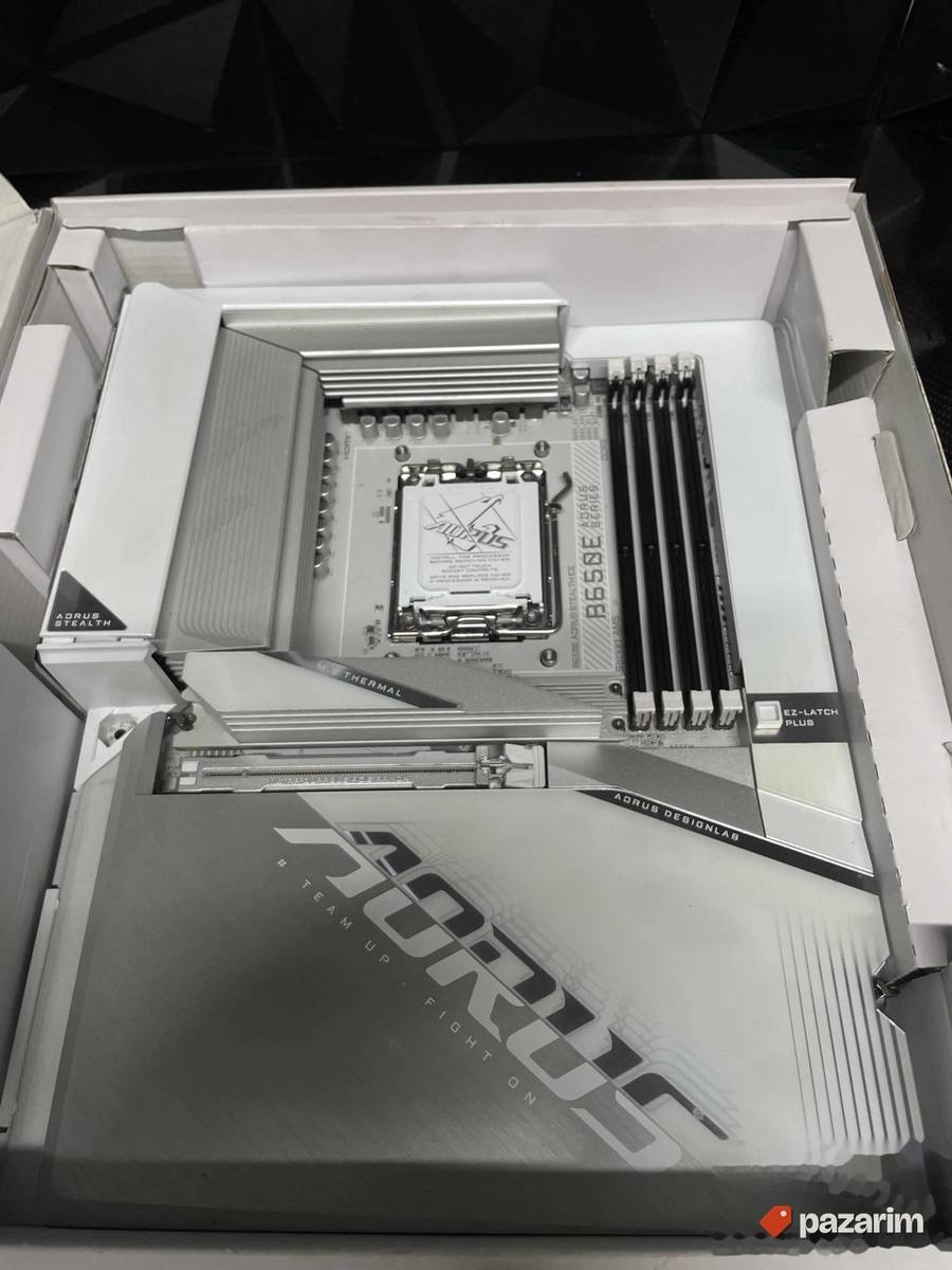 B650 Aorus Stealth Ice + Ryzen 7 9800x3d 2