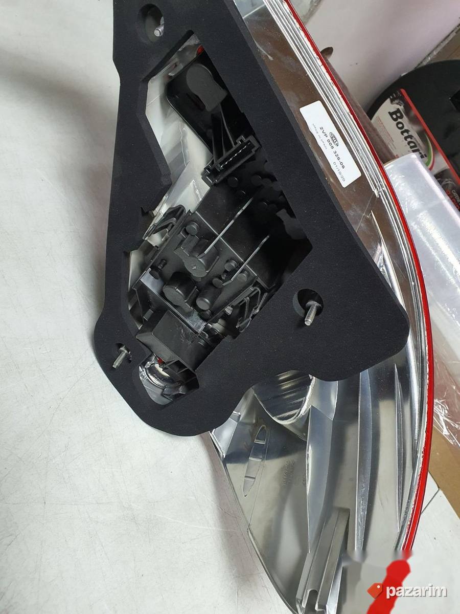 Kombinovano zadnje svetlo za Mercedes 2VP 008 326-061- Hella 5