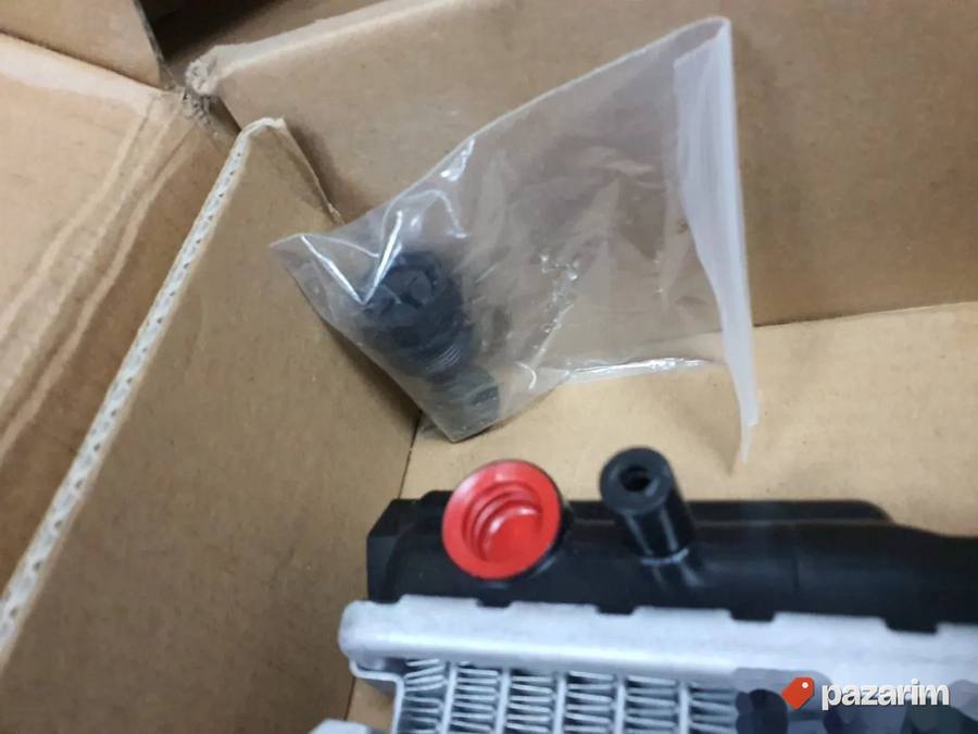 Hladnjak za BMW BEHR HELLA SERVICE 8MK 376 716-244 6