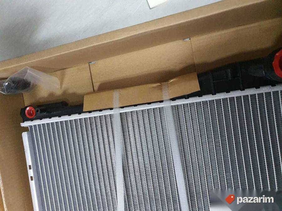 Hladnjak za BMW BEHR HELLA SERVICE 8MK 376 716-244 7