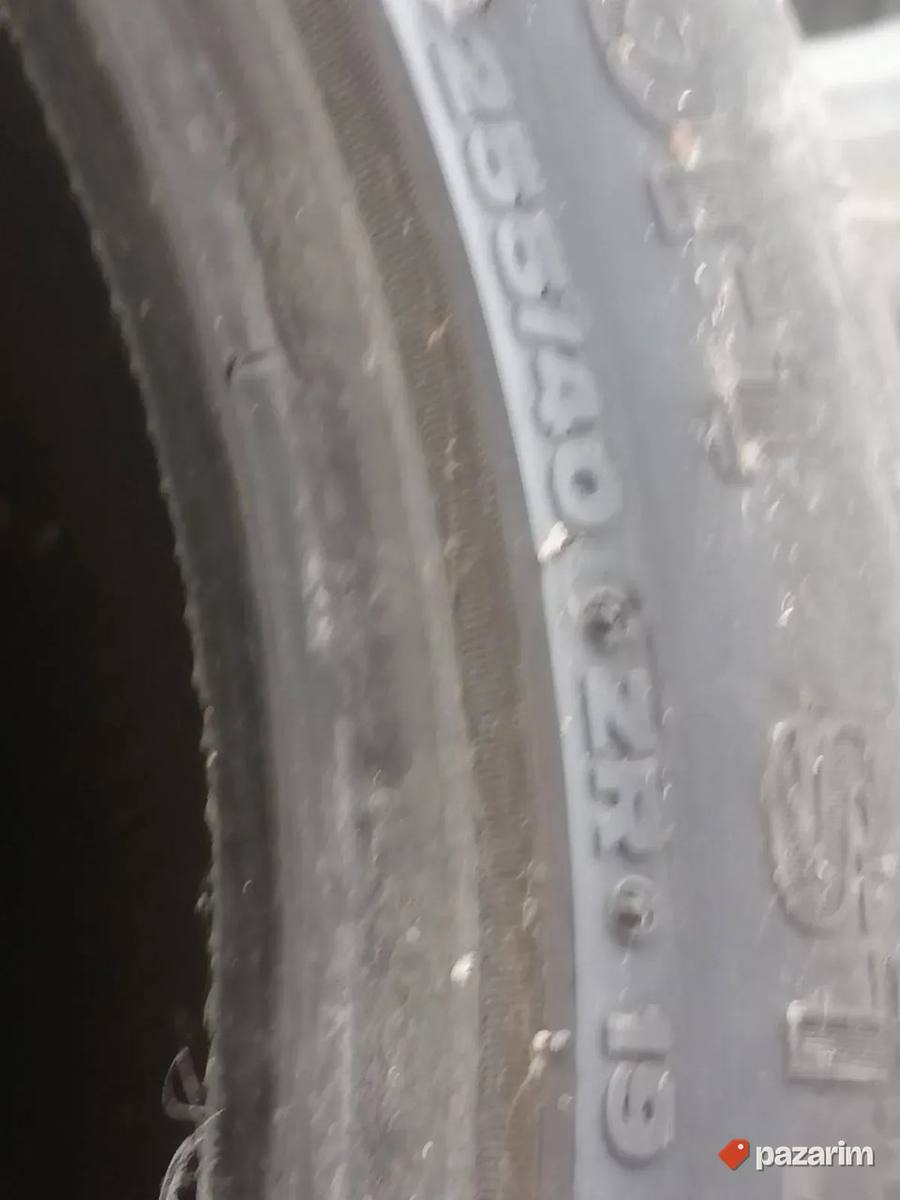 Letnje gume 255/40-19 4