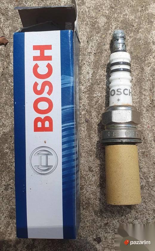 Nove Bosch svećice 3 komada na stanju