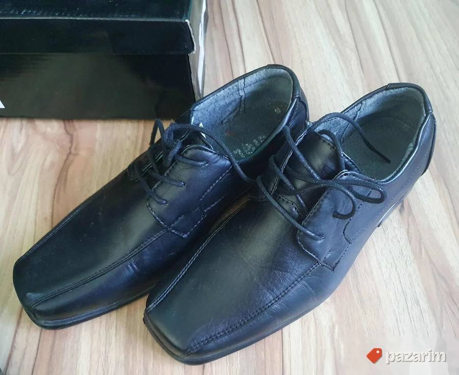 Elegantne muške cipele marke Giolan, broj 36. 2