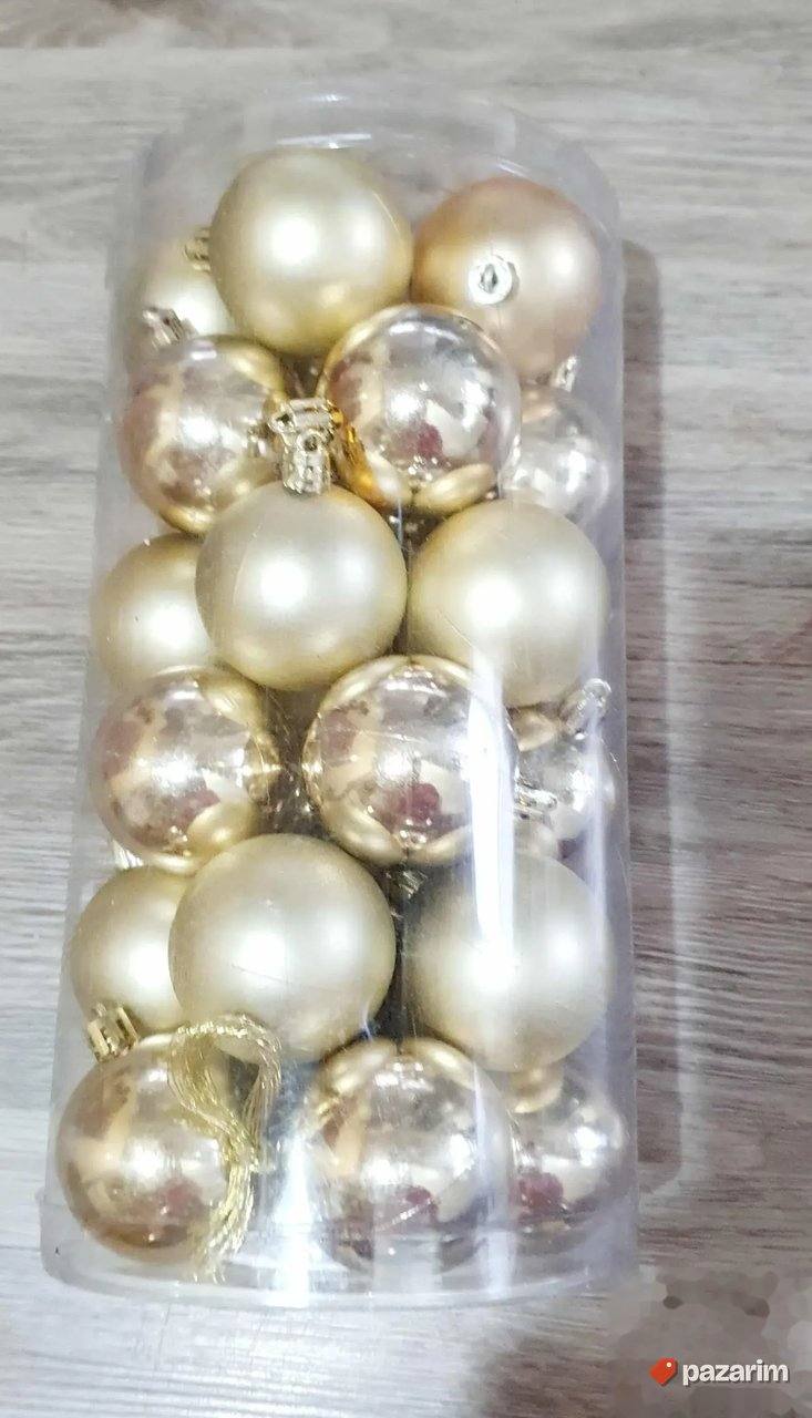 Elegantan set zlatnih božićnih kuglica 1