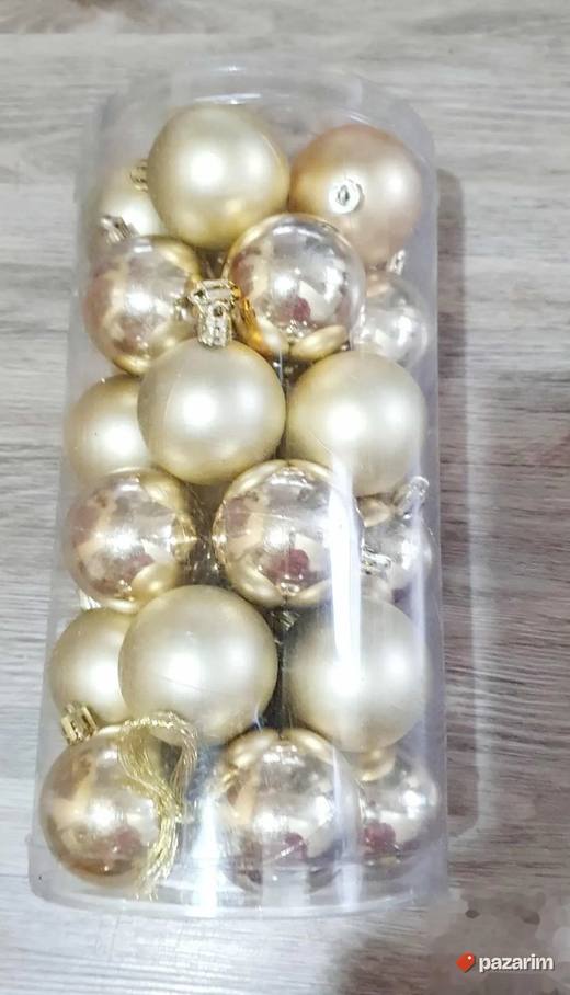 Elegantan set zlatnih božićnih kuglica