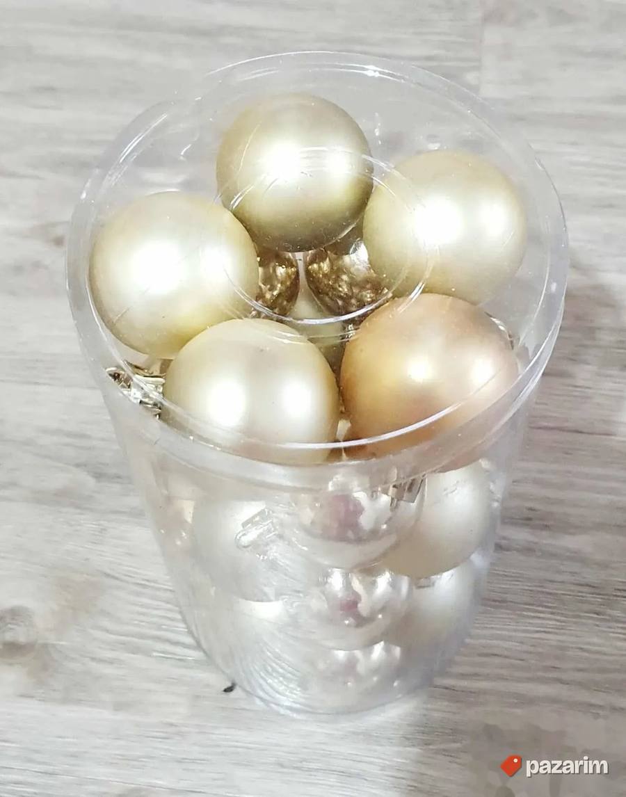 Elegantan set zlatnih božićnih kuglica 4