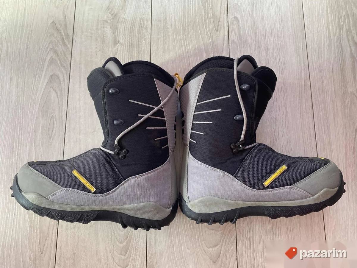 Salomon snowboard čizme 42 očuvane, torba na poklon 1