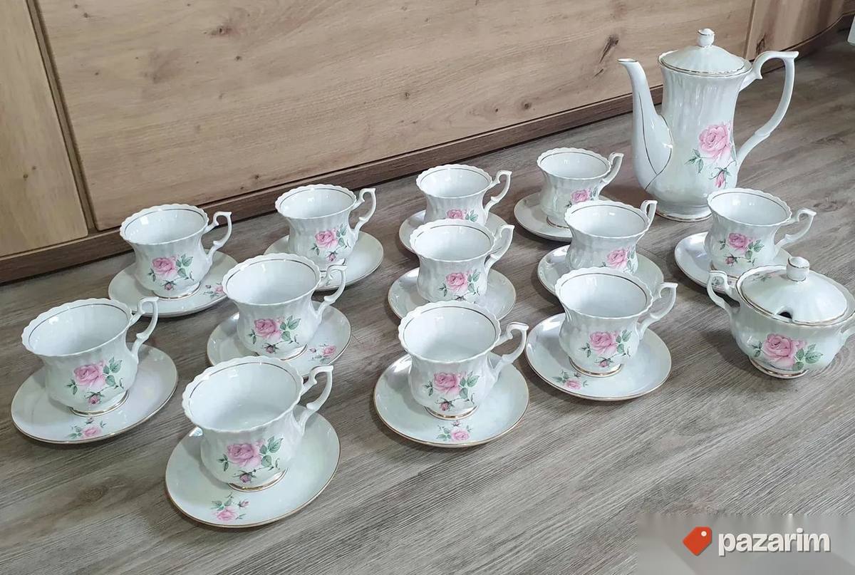 Prelep porcelanski servis za kafu/čaj za 12 osoba 1
