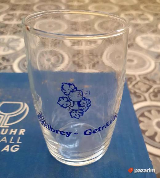 Set od 12 vintage staklenih čaša sa vinskim motivom novo