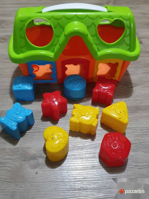 Playgo edukativna kućica umetaljka sa oblicima