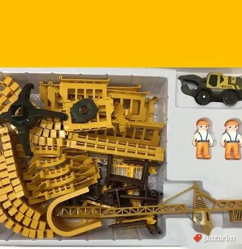 Gradjevinska pruga+2figure+1auto igracka za decu 5