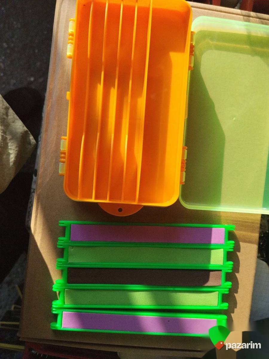 Kutija sa 5 komada drzaca za predvez 3