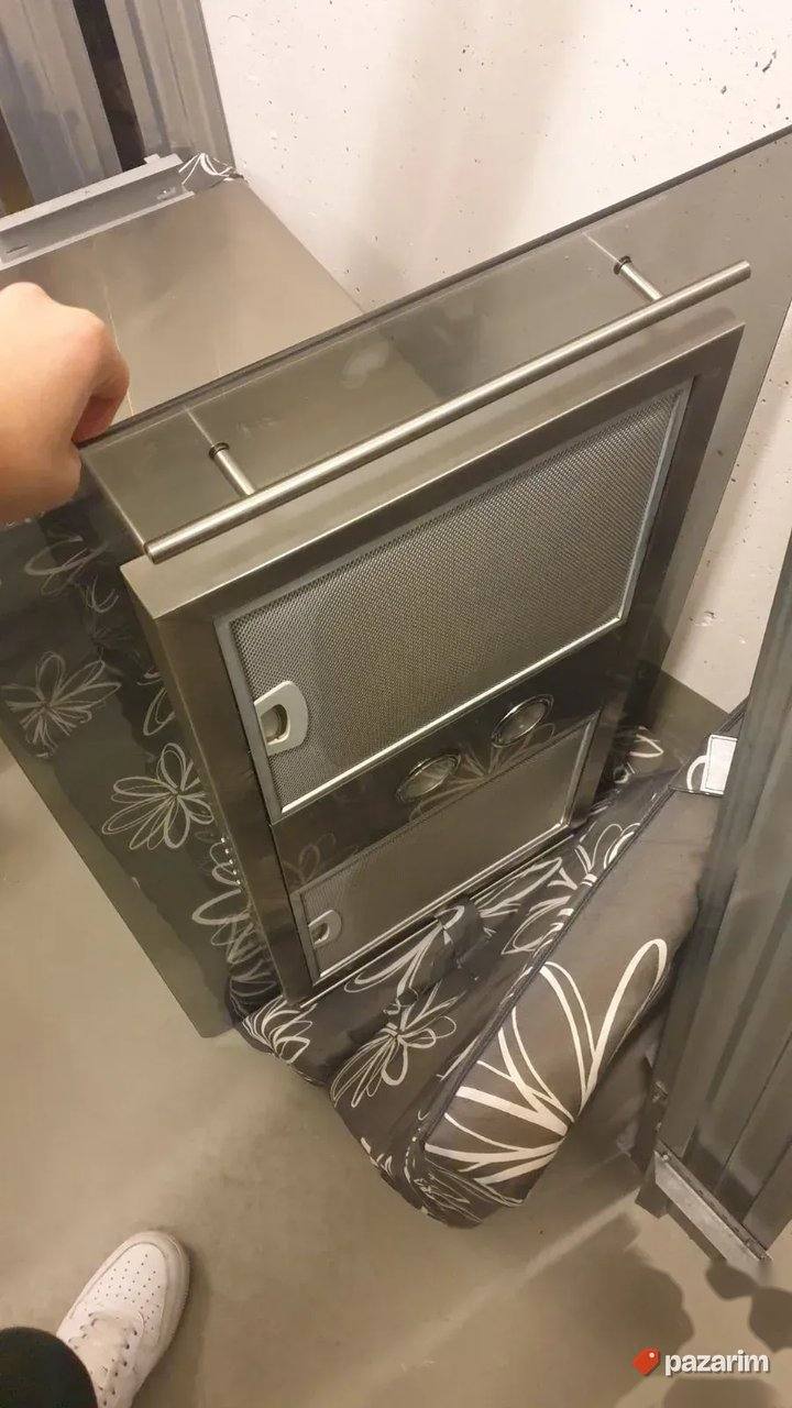 Praktično nov ostrvski aspirator 60x90 cm – inox/staklo – TO 3