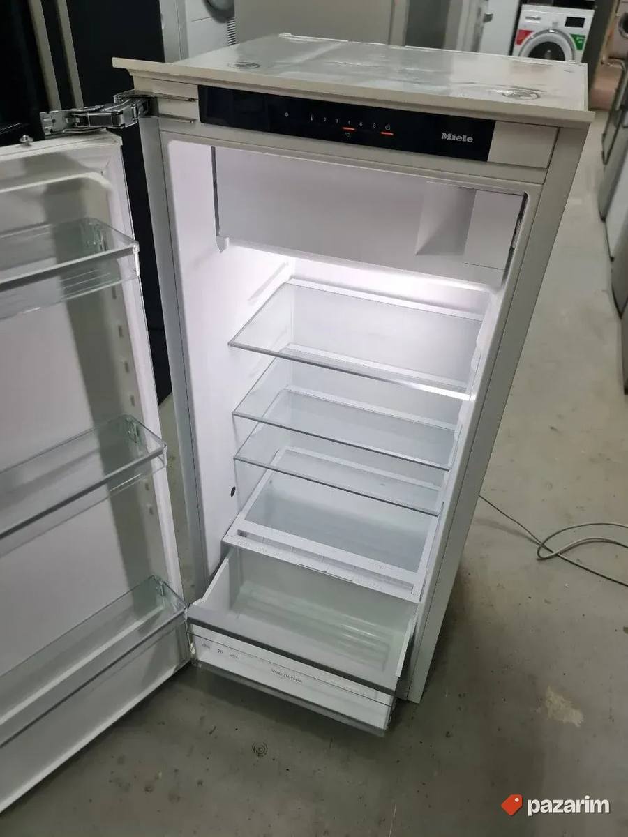 Miele ugradni frizider 122cm, sa komorom K 7328 D 2025god 2