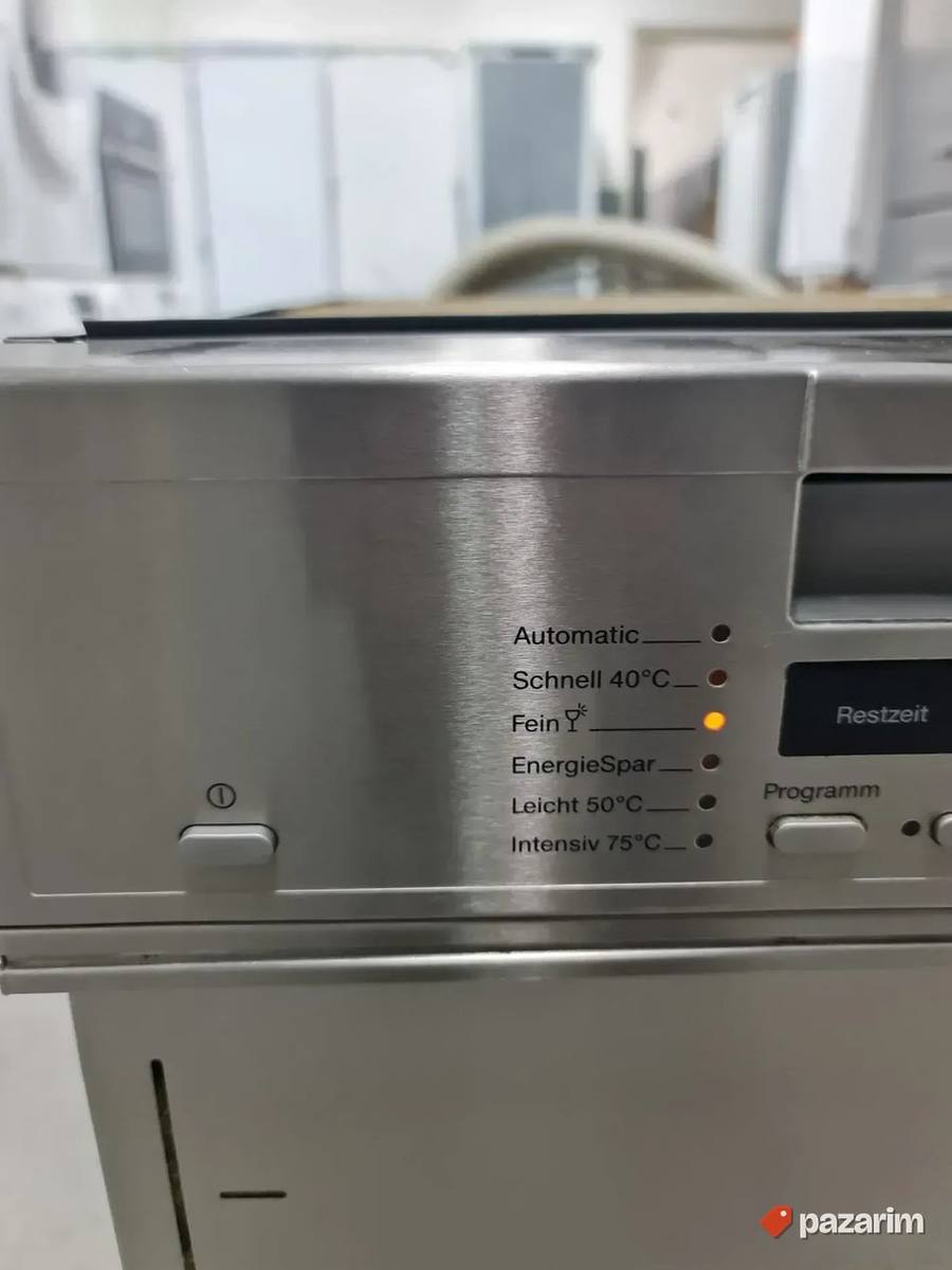 Miele ugradna 45cm masina za sudove 9 kompleta 8