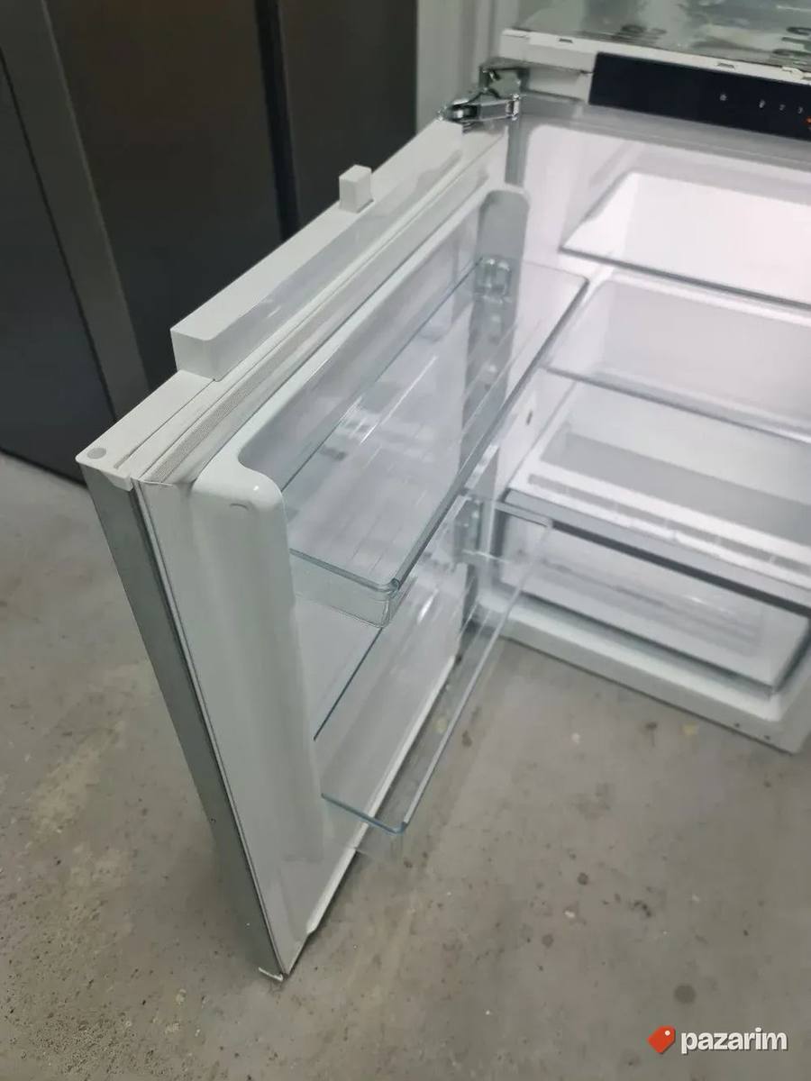 Miele ugradni frizider NOV 7
