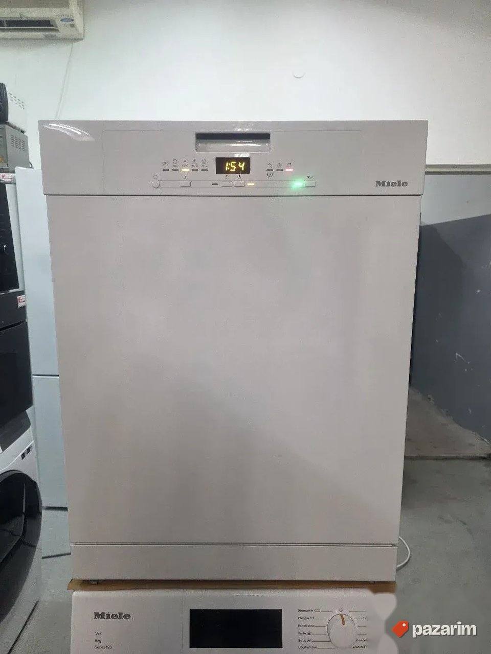 Miele podpultna - polu ugradna 60cm masina za sudove 2025god 1
