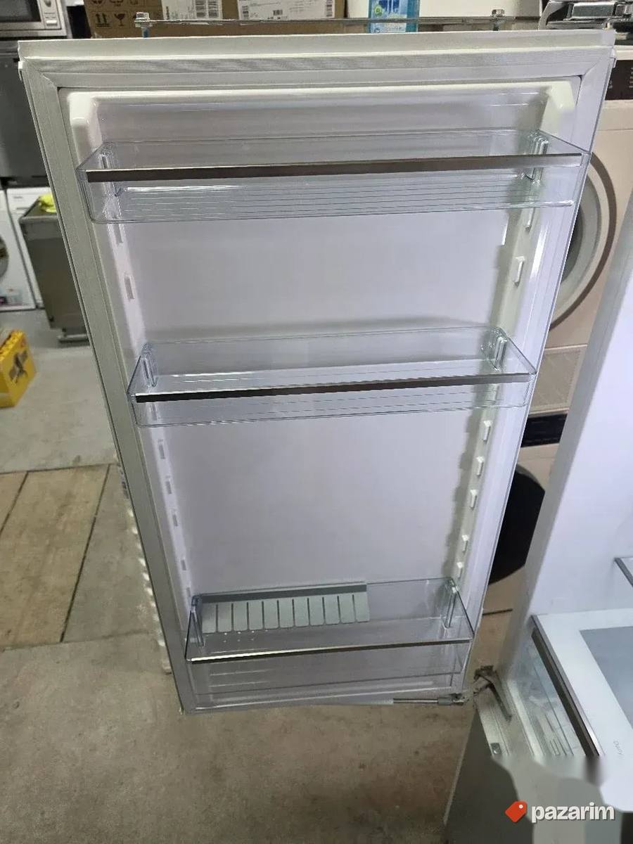 Miele ugradni frizider 2025god. NOV 5