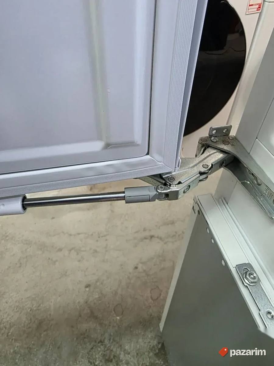 Miele ugradni frizider 2025god. NOV 8
