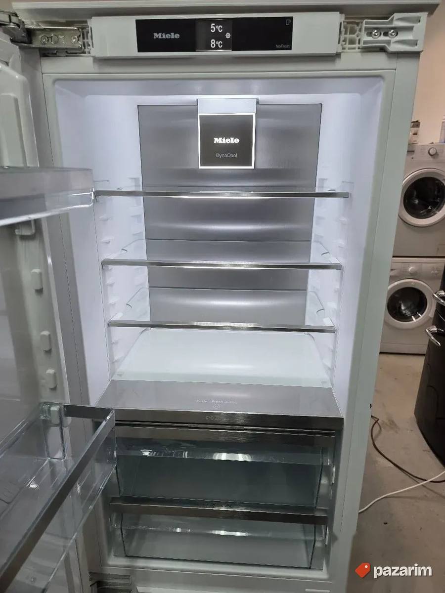 Miele KFN 7774 D uvradni kombinovani frizider 2025god NOVO 2