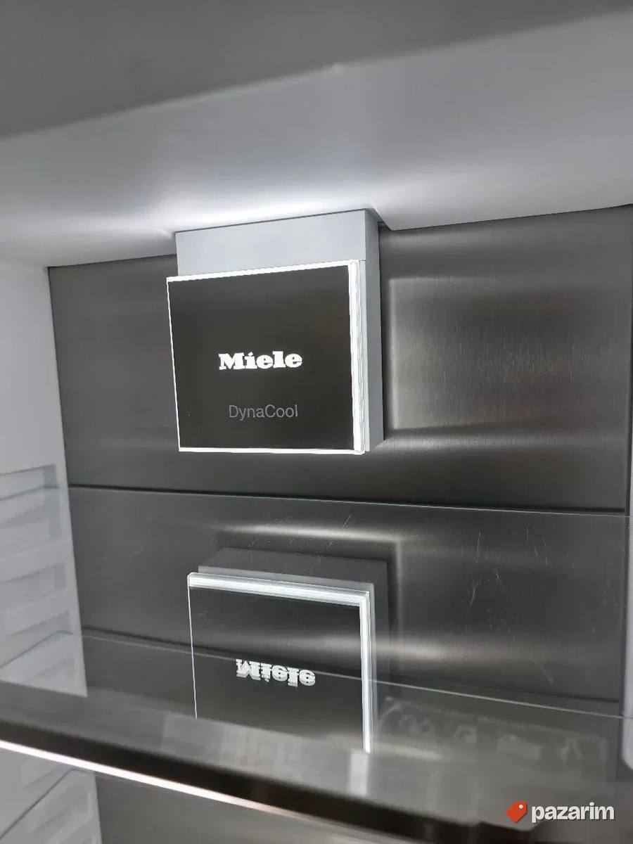 Miele KFN 7774 D uvradni kombinovani frizider 2025god NOVO 4