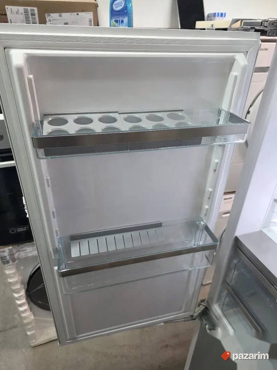 Miele KFN 7774 D uvradni kombinovani frizider 2025god NOVO 6