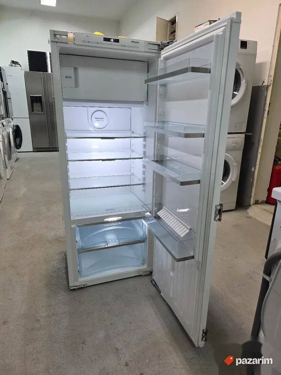 Miele K 35683 iDF ugradni frizider iz uvoza 140cm 1
