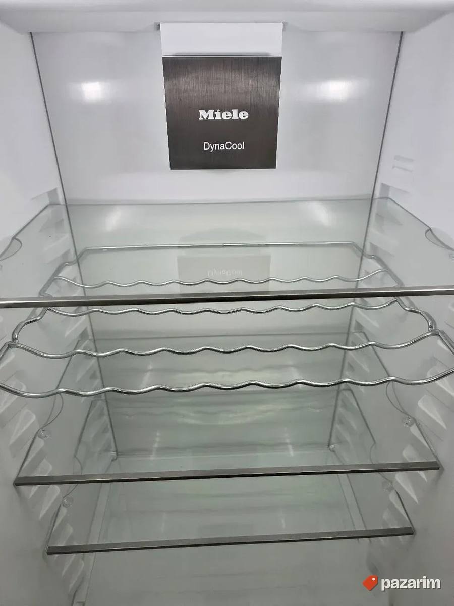 Miele K7748 D ugradni frizider 2025god NOV izlozbeni model 4