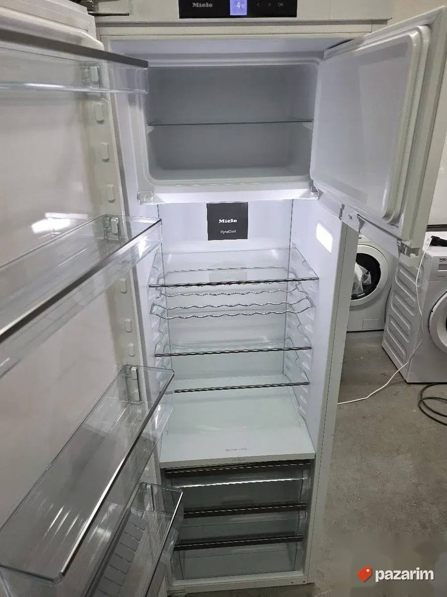 Miele K7748 D ugradni frizider 2025god NOV izlozbeni model 5