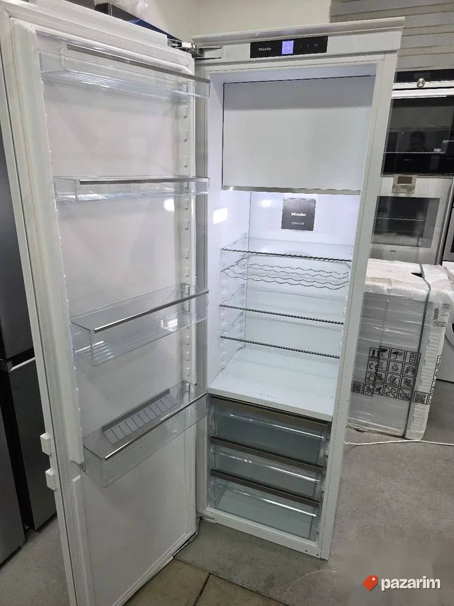 Miele K7748 D ugradni frizider 2025god NOV izlozbeni model 6
