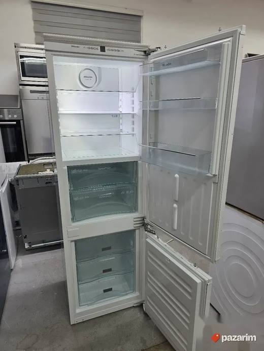 Miele KFN 37282 iD ugradni kombinovani frizider iz uvoza