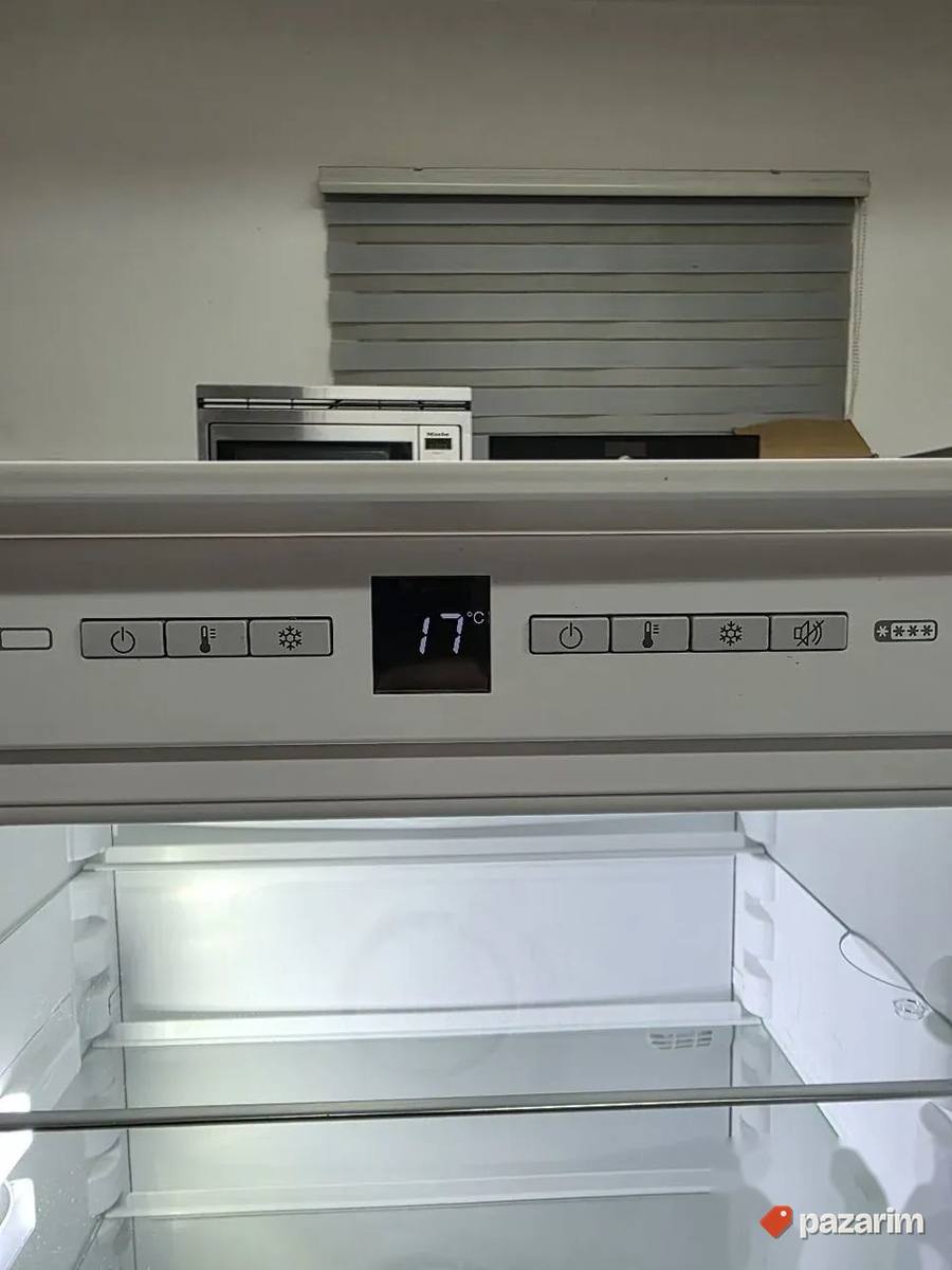 Miele KFN 37282 iD ugradni kombinovani frizider iz uvoza 4