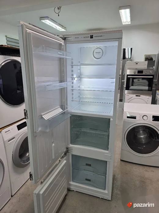 Miele KF 37272 iD ugradni kombinovani frizider iz uvoza