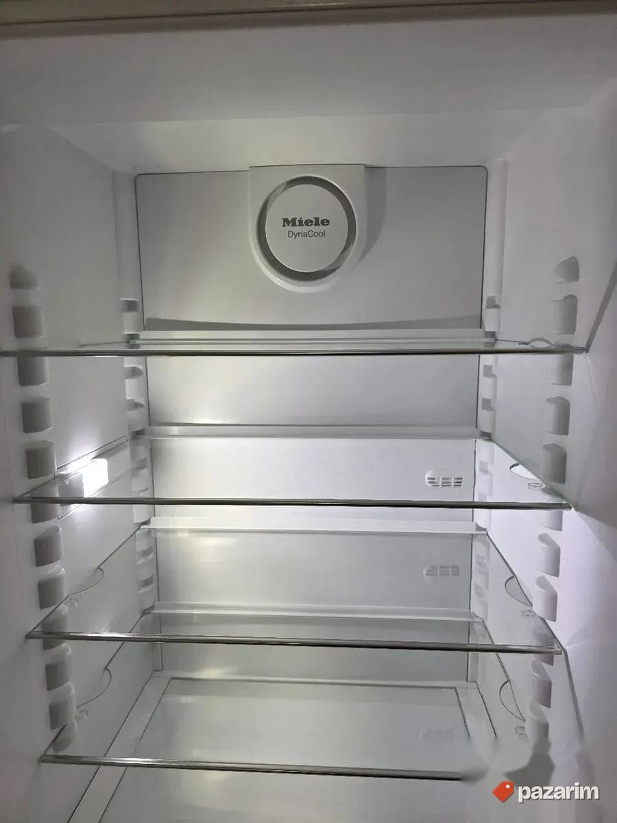 Miele KF 37272 iD ugradni kombinovani frizider iz uvoza 7