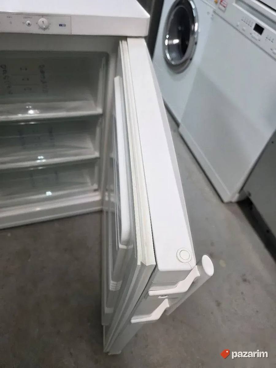 Liebherr mali zamrzivac 101L iz uvoza 2