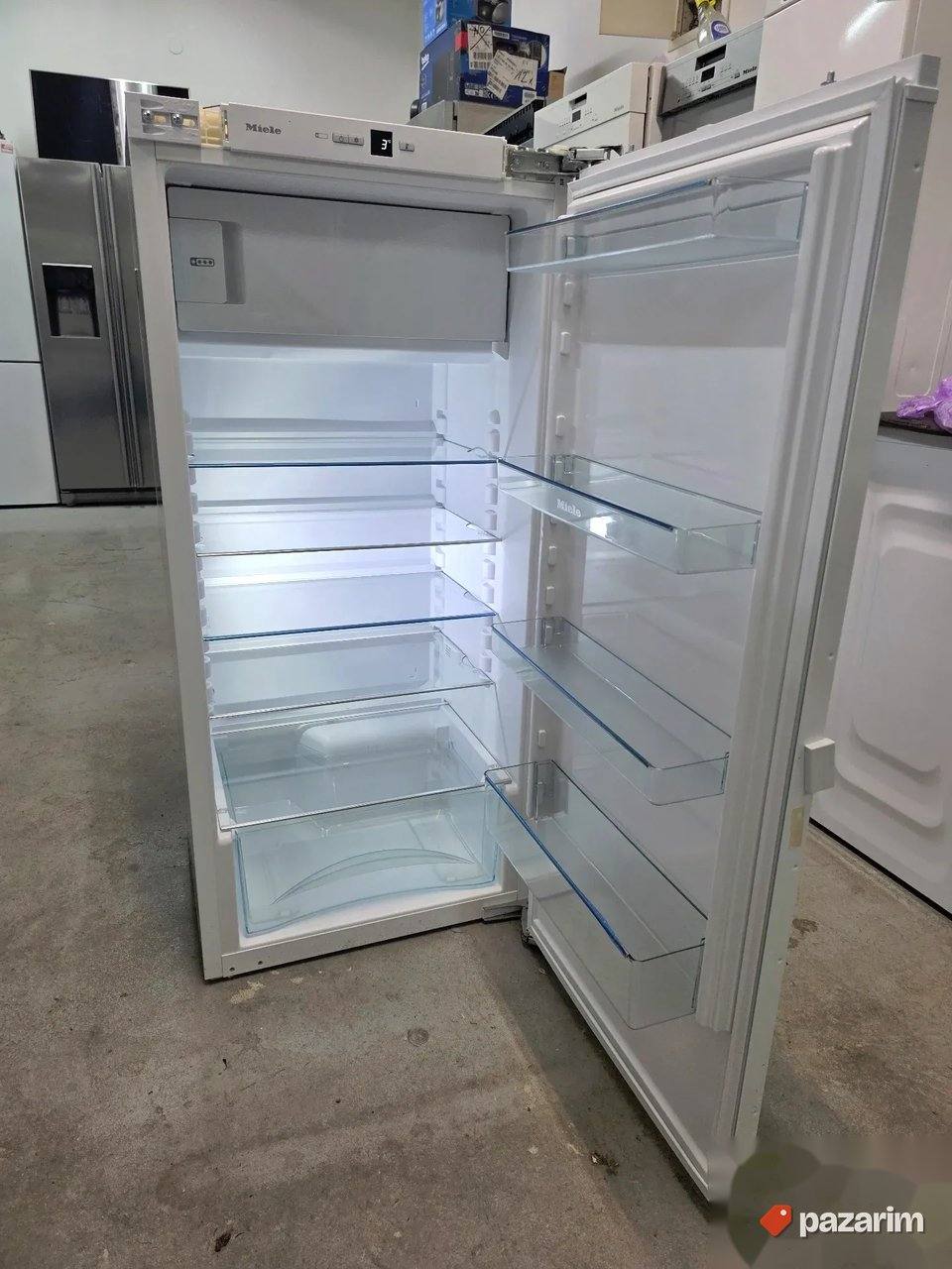 Miele ugradni frižider 122cm sa komorom 1