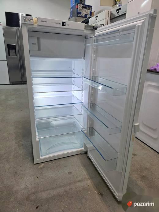 Miele ugradni frižider 122cm sa komorom