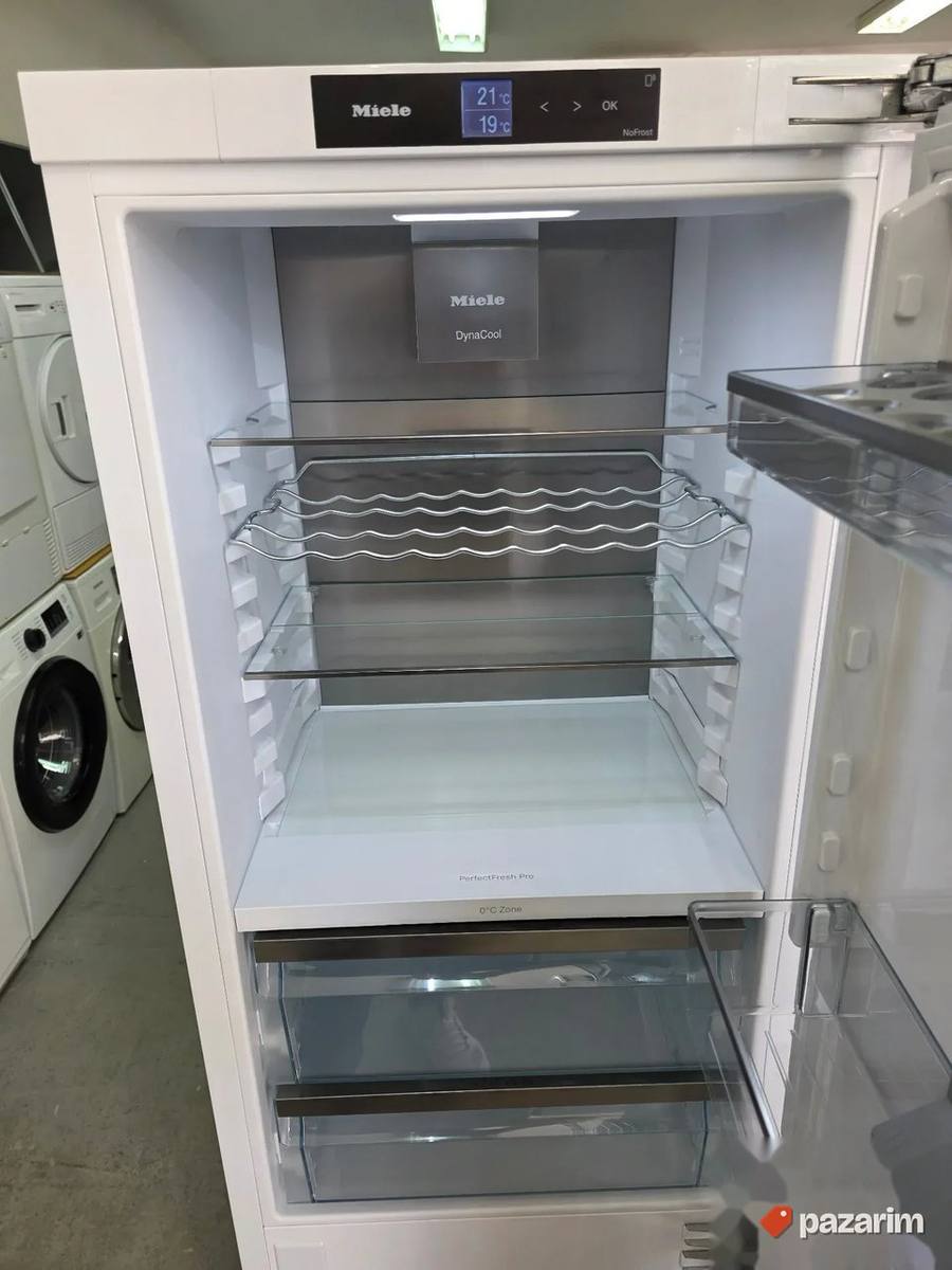 Miele KFN 7744 C ugradni kombinovani frizider NOV 3