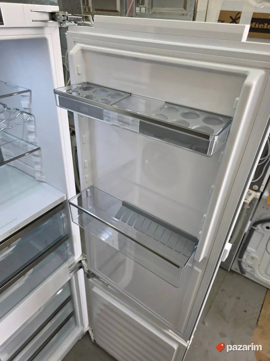 Miele KFN 7744 C ugradni kombinovani frizider NOV 6