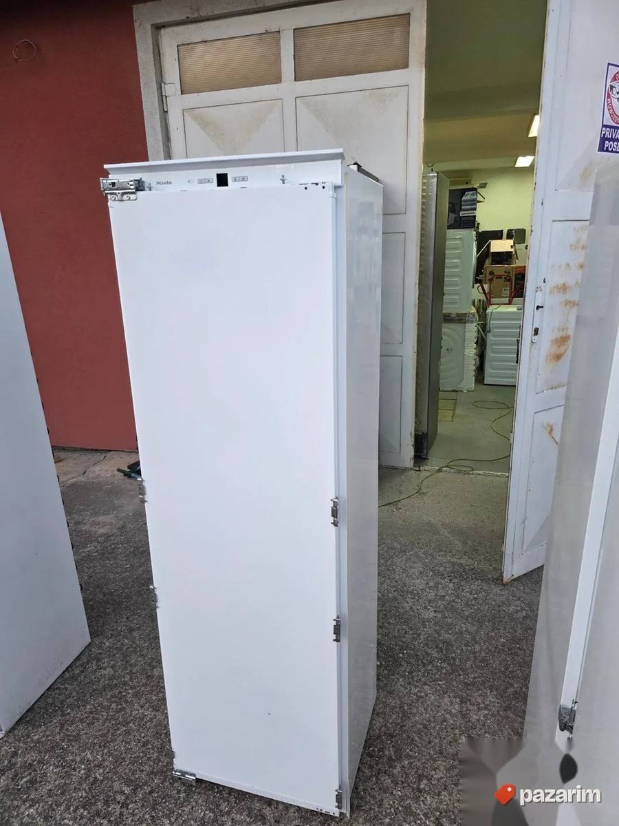 Miele K37282 iDF ugradni frižider, bukvalno kao nov 2