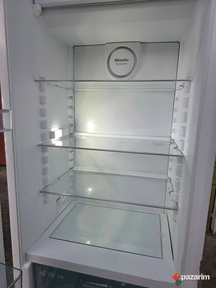 Miele K37282 iDF ugradni frižider, bukvalno kao nov 6