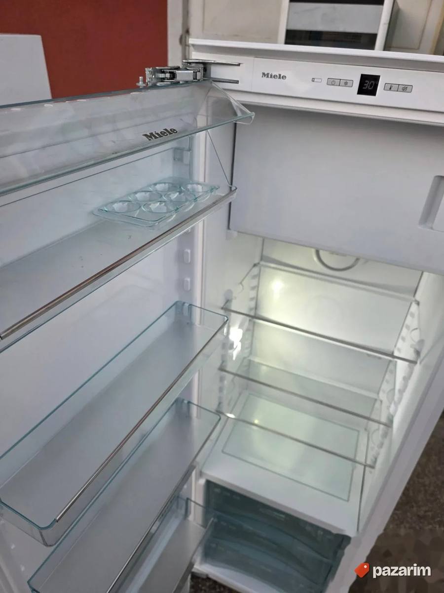 Miele K37282 iDF ugradni frižider, bukvalno kao nov 7