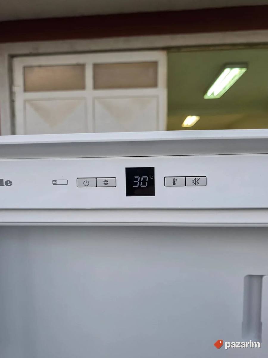 Miele K37282 iDF ugradni frižider, bukvalno kao nov 8
