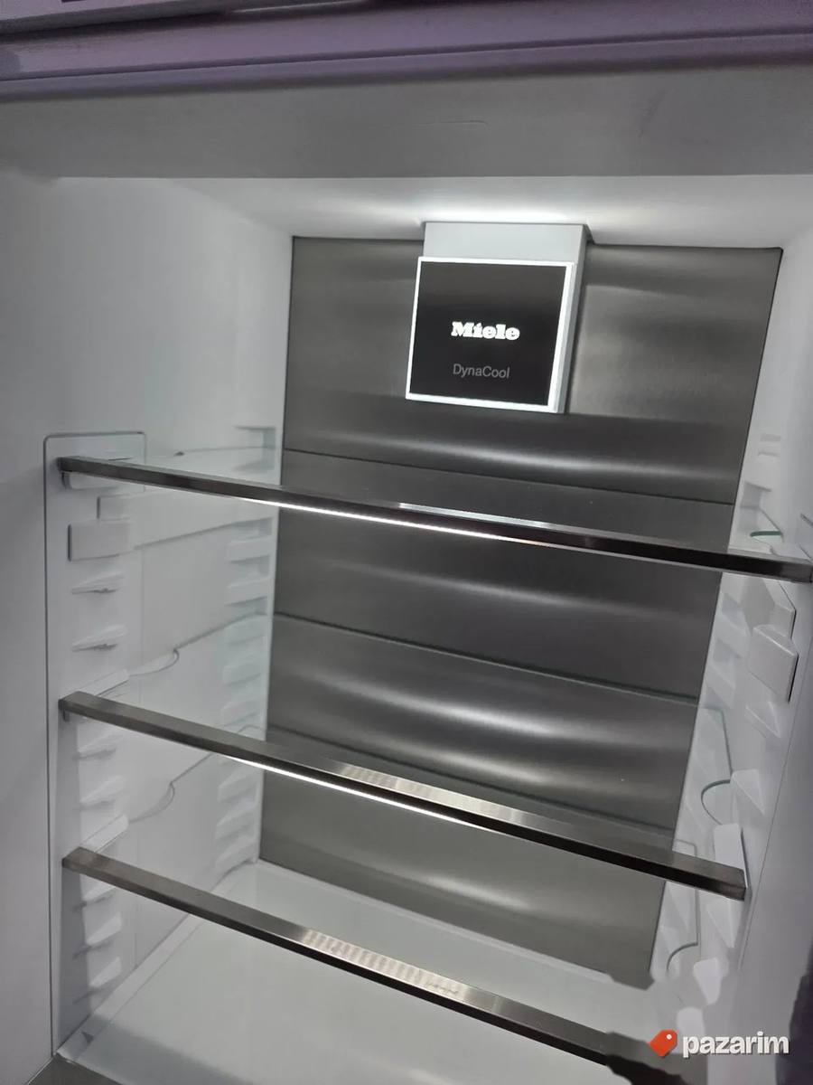 Miele premium K 7373 B ugradni frižider 122cm NOV 5