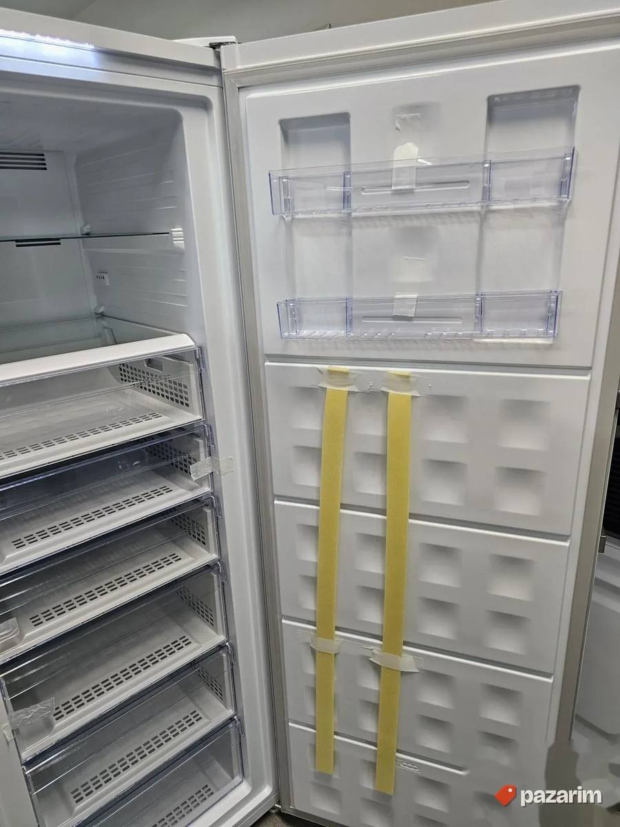 Beko potpuno NOV zamrzivač 420 L 4
