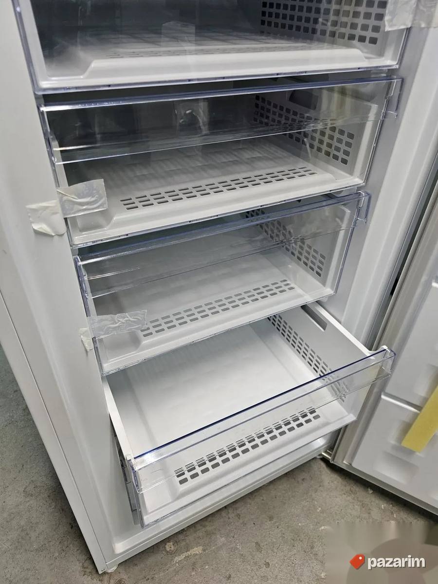 Beko potpuno NOV zamrzivač 420 L 5