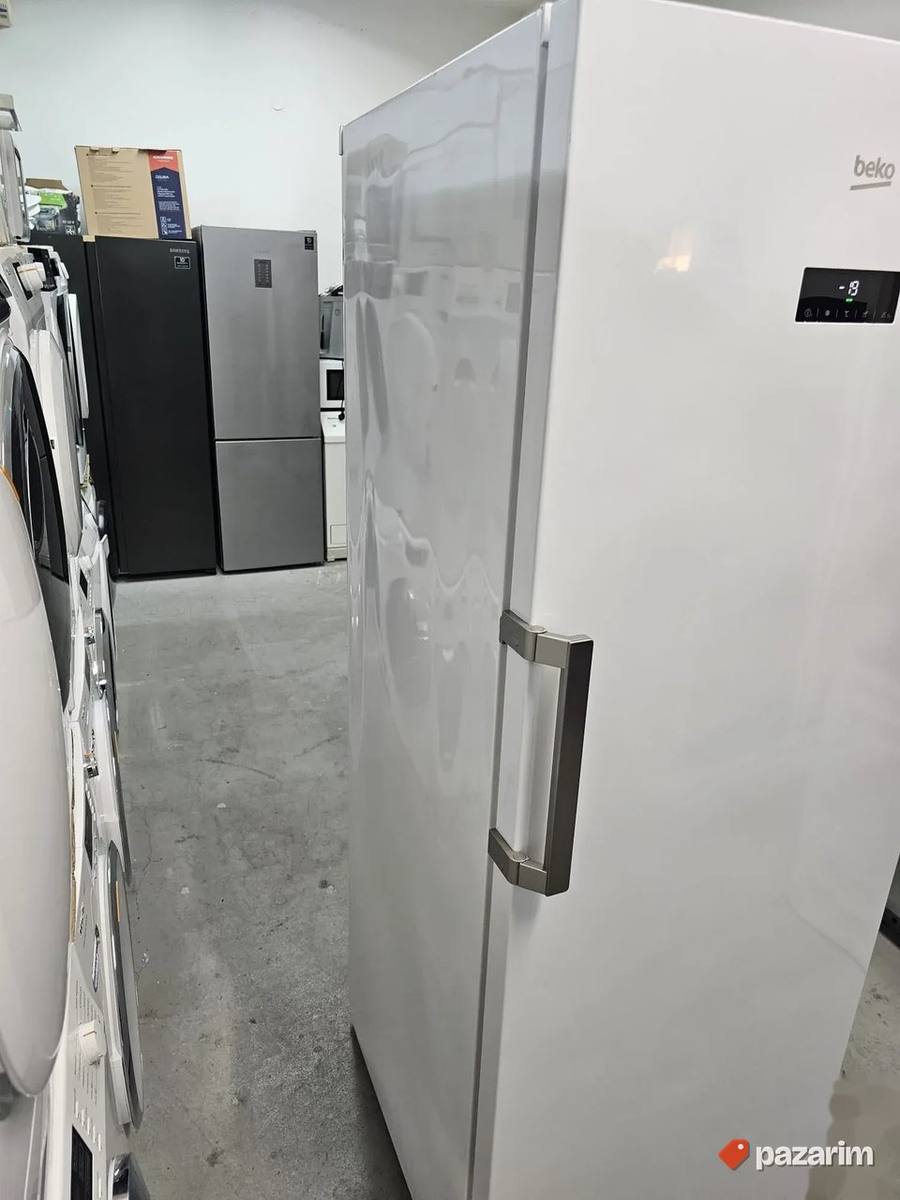 Beko potpuno NOV zamrzivač 420 L 8