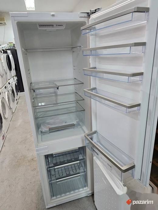 Bosch ugradni kombinovani frižider, iz uvoza