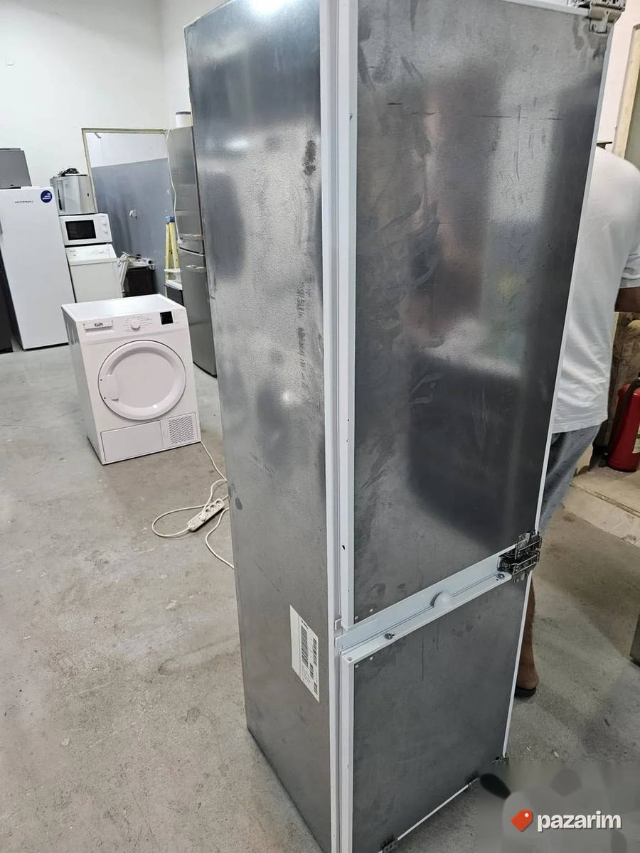 Bosch ugradni kombinovani frižider, iz uvoza 5