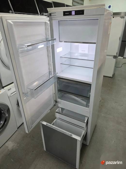 Miele K 7741 F ugradni frižider NOV
